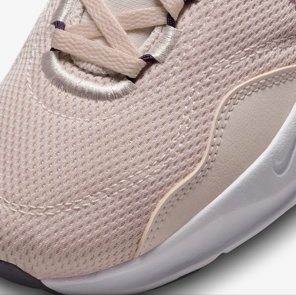 Nike Legend Essential 3 Women's Training Shoes Size 10.5 Barely Rose - Picture 8 of 9